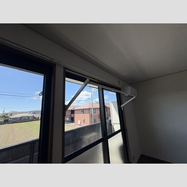 その他設備 (室内物干し)