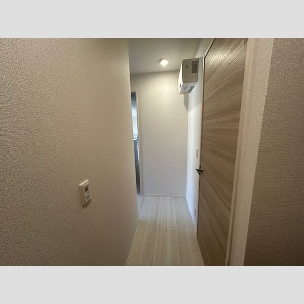 その他 (玄関～廊下)