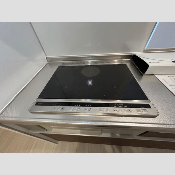 キッチン (3口コンロ)