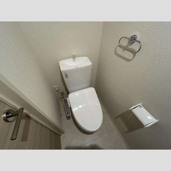 トイレ (温水洗浄暖房便座)