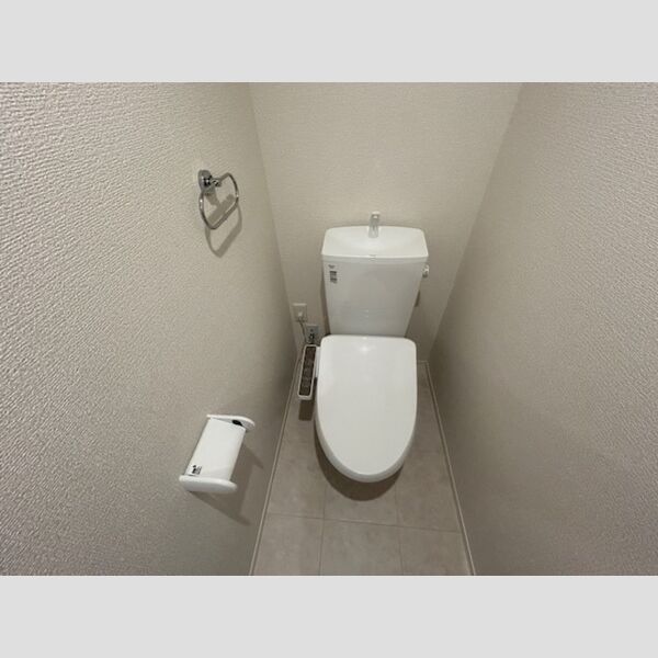 トイレ (温水洗浄暖房便座)