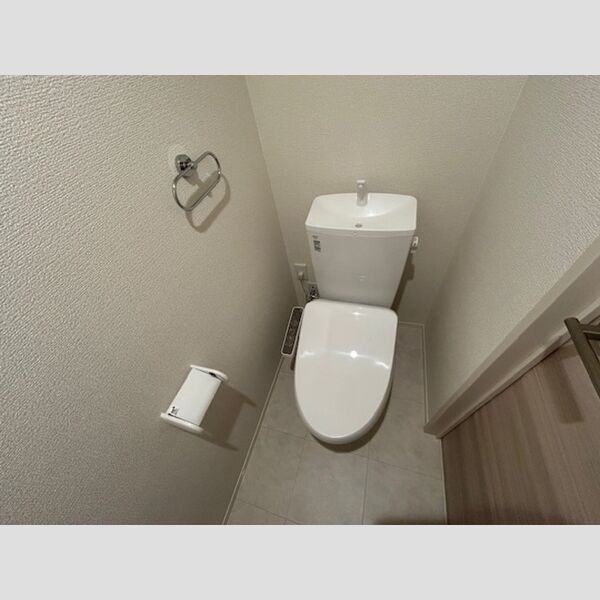 トイレ (温水洗浄暖房便座)