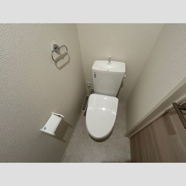 トイレ (温水洗浄暖房便座)