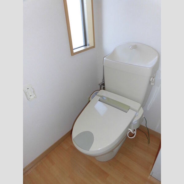 トイレ (トイレ)