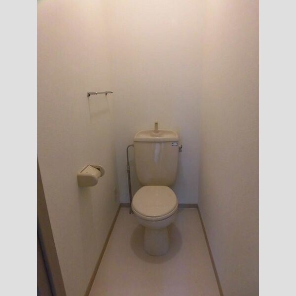 トイレ (トイレ)