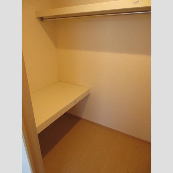 収納 (WIC)