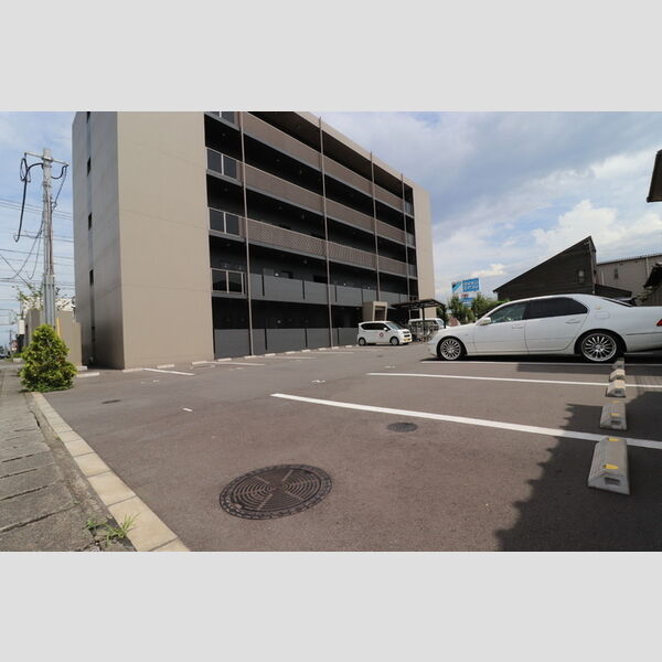 駐車場 (駐車場)