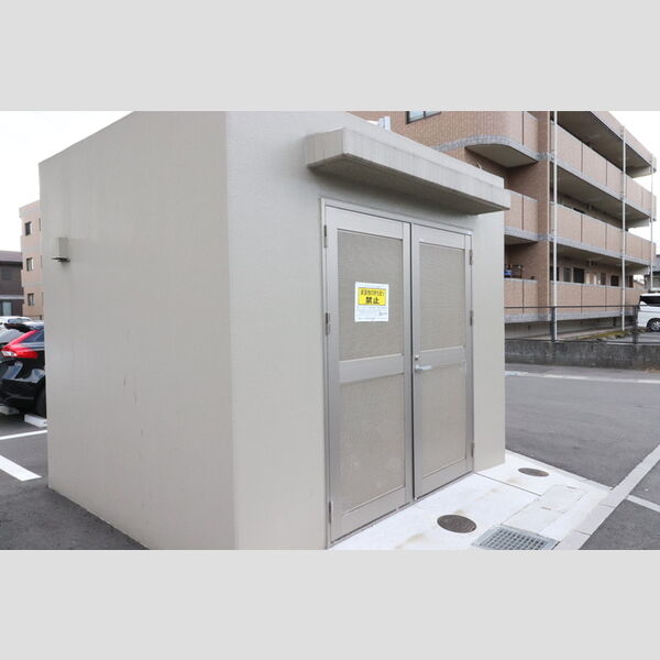 現地周辺 (ごみ捨て場)