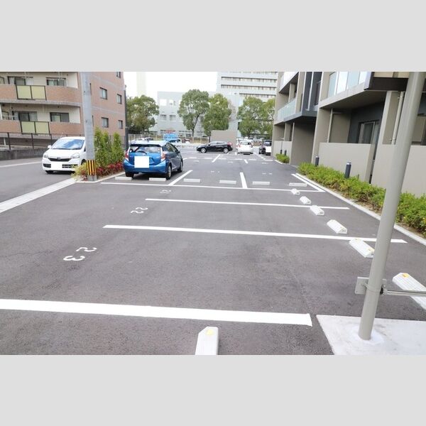 駐車場 (駐車場)