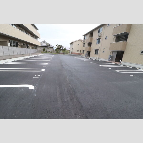 駐車場 (駐車場)