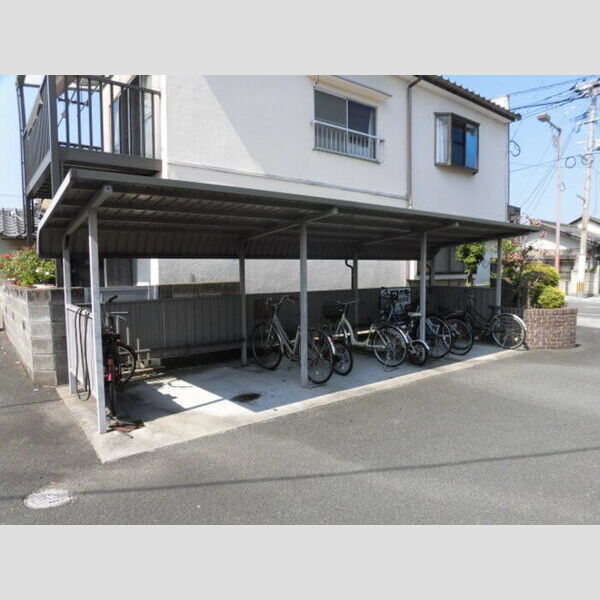 現地周辺 (駐輪場)