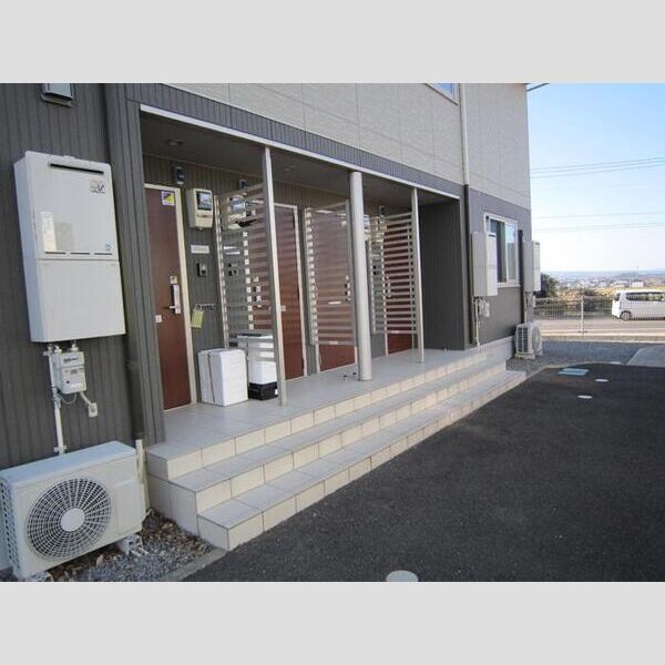 エントランス (玄関前)