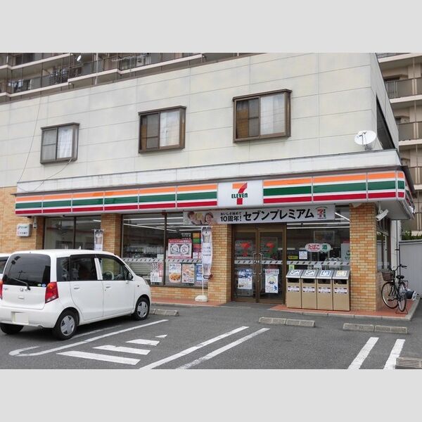 現地周辺 (セブンイレブン中津牛神店　729m)