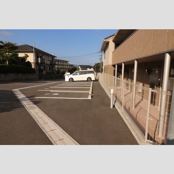 駐車場 (駐車場)