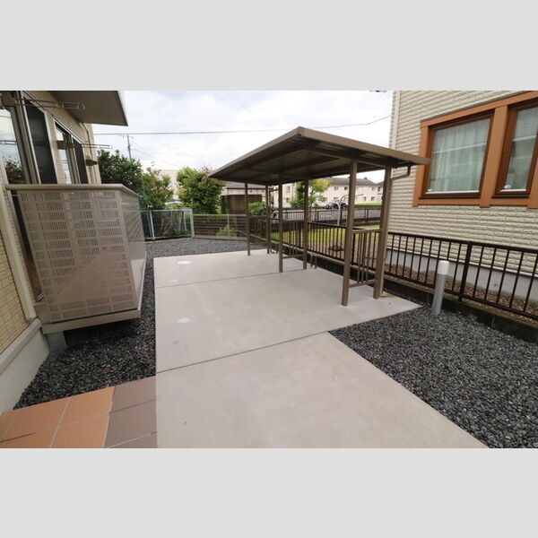 現地周辺 (駐輪場)