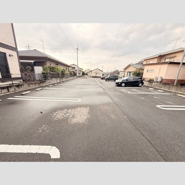 駐車場 (駐車場)