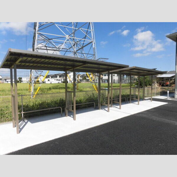 現地周辺 (駐輪場)