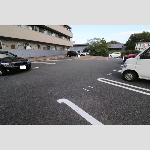 駐車場 (駐車場)