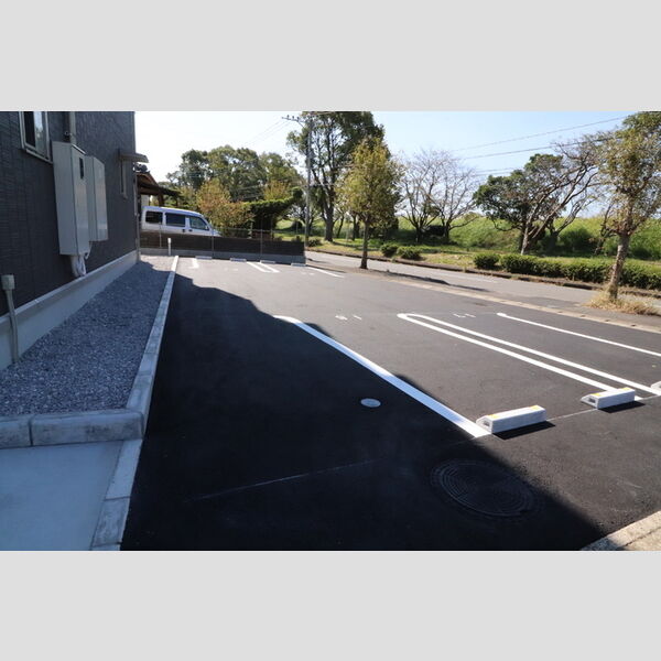 駐車場 (西側駐車場)
