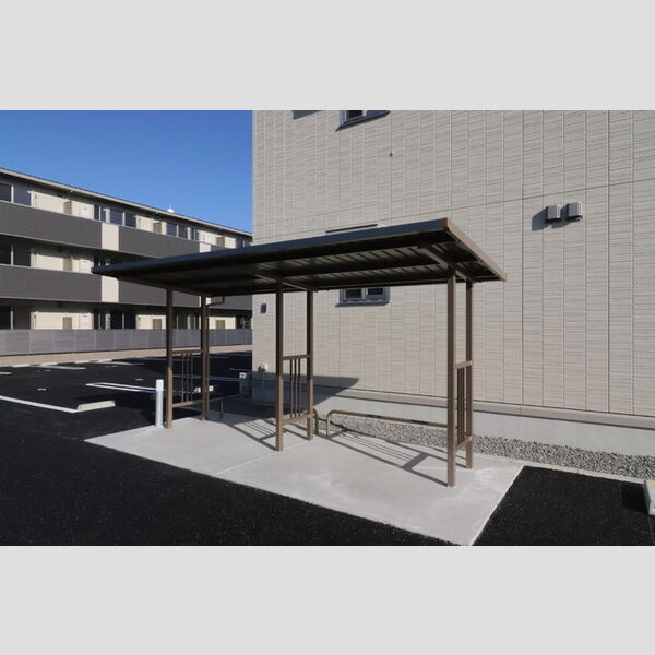 現地周辺 (駐輪場)