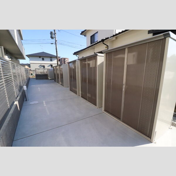 現地周辺 (物置)