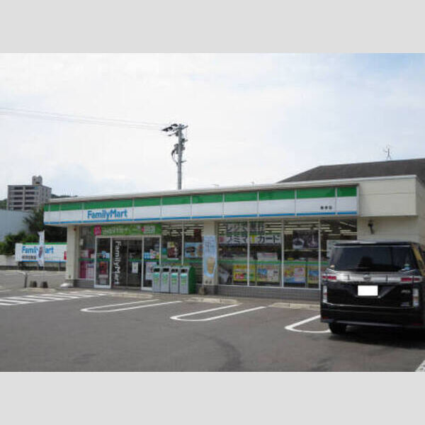 現地周辺 (ファミリーマート:約322m)