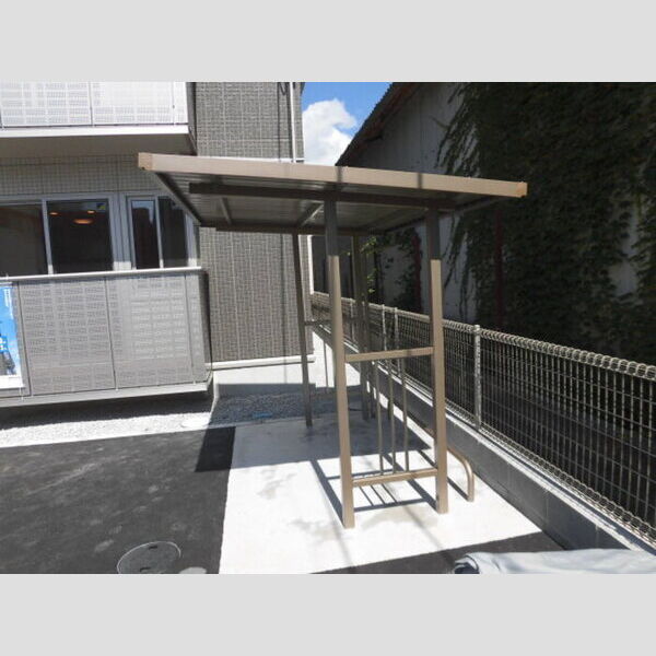 現地周辺 (駐輪場)