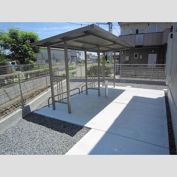 現地周辺 (駐輪場)