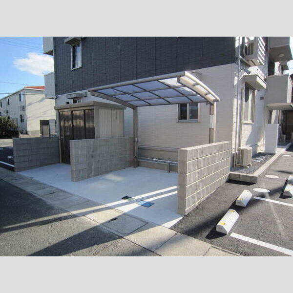 現地周辺 (駐輪場)