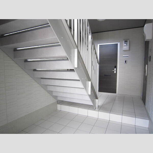 現地周辺 (階段室)