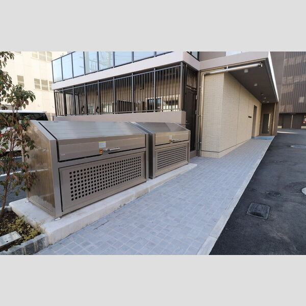 現地周辺 (ゴミ置き場)