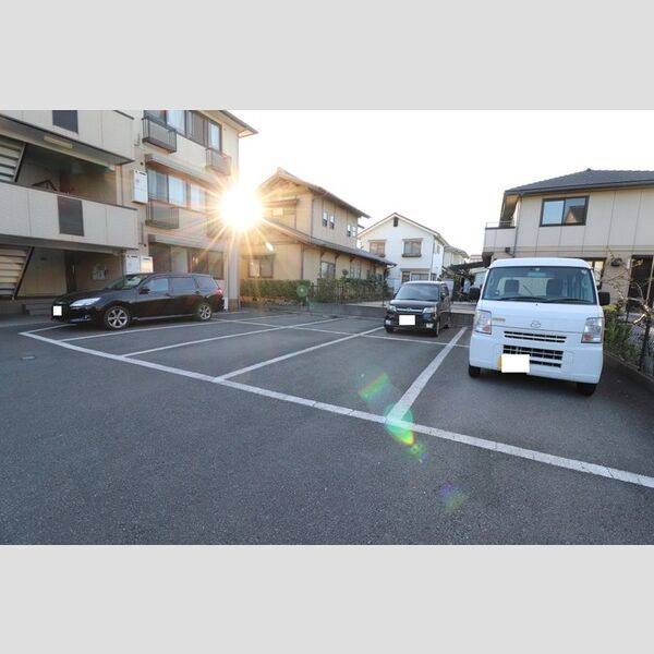 駐車場 (駐車場)