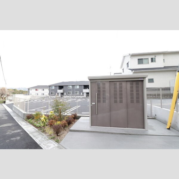 現地周辺 (ゴミ置き場)