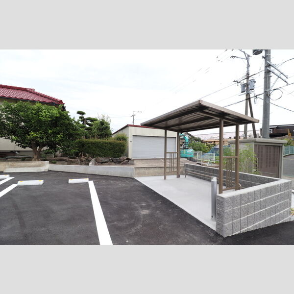 現地周辺 (駐輪場)