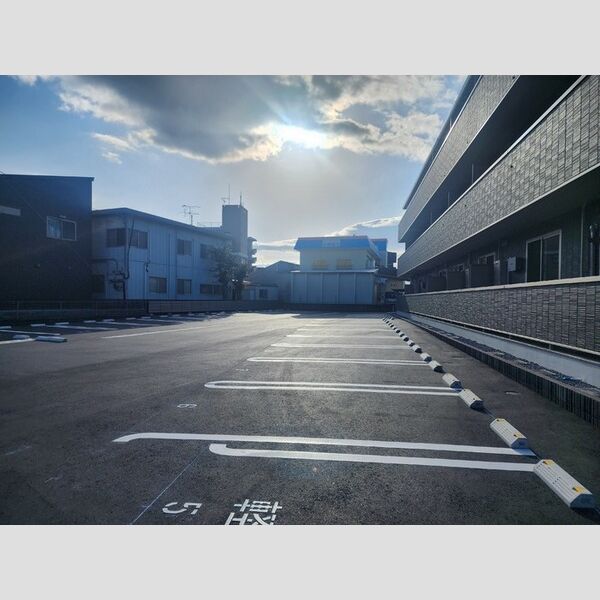 駐車場 (駐車場)