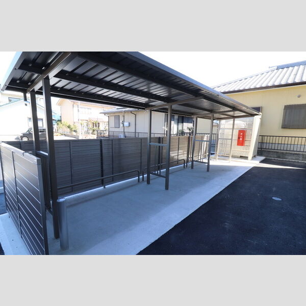 現地周辺 (駐輪場)