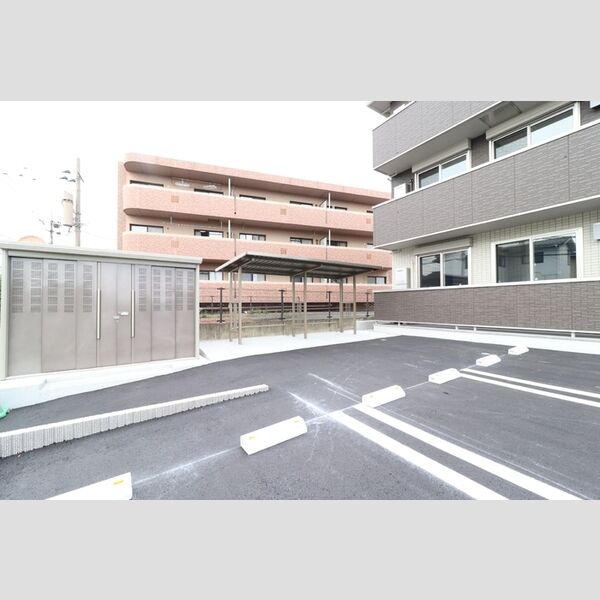 現地周辺 (ゴミ置き場)