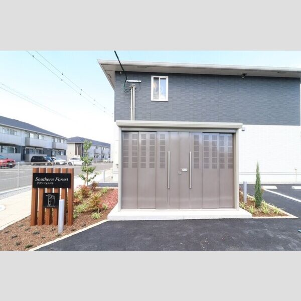 現地周辺 (ゴミ置き場)