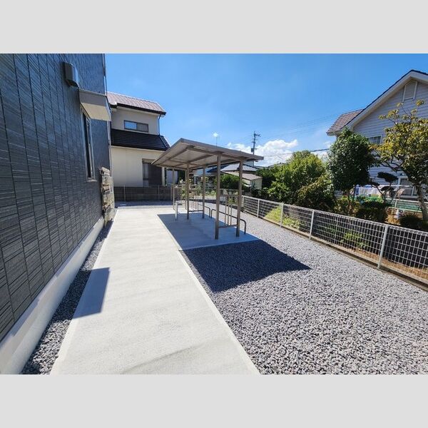 現地周辺 (駐輪場)