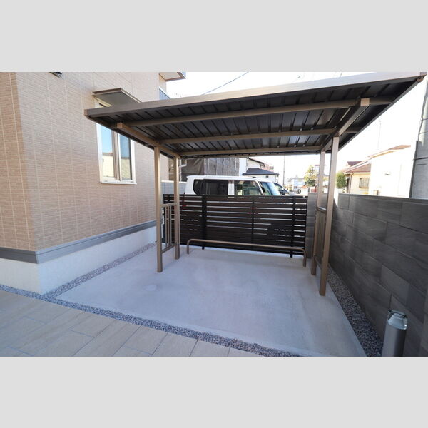 現地周辺 (駐輪場)