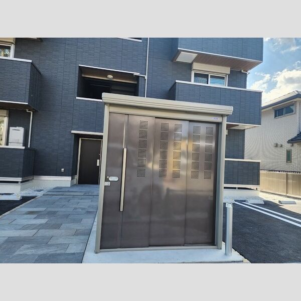 現地周辺 (ゴミ置場)