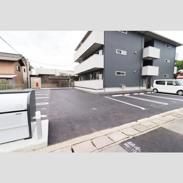 駐車場 (駐車場)