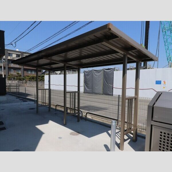 現地周辺 (駐輪場)