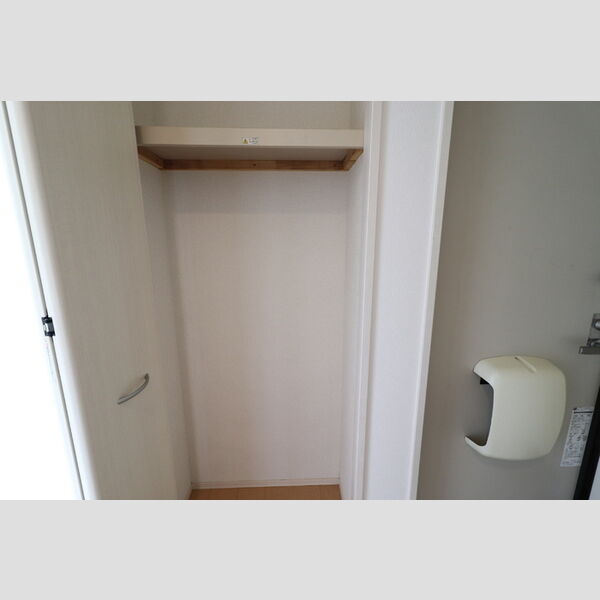 その他 (105　廊下収納)