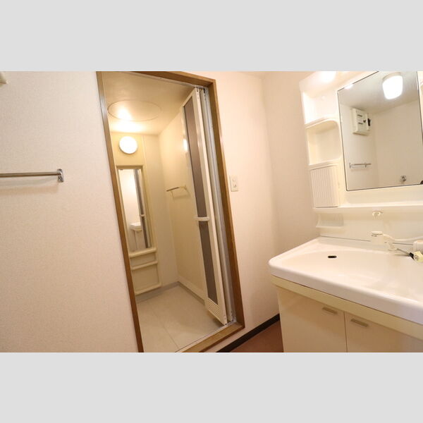 洗面所 (403　洗面所)