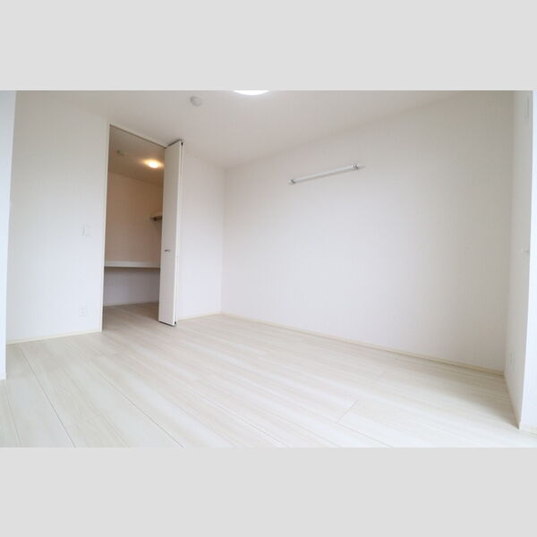 その他 (202 洋室)