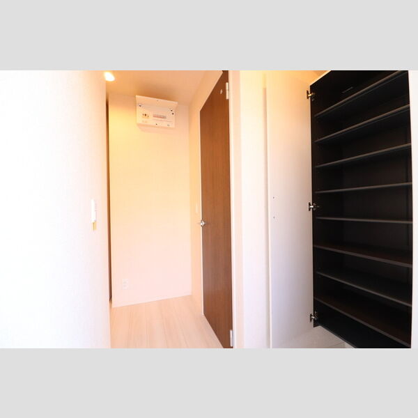 玄関 (B101　玄関)