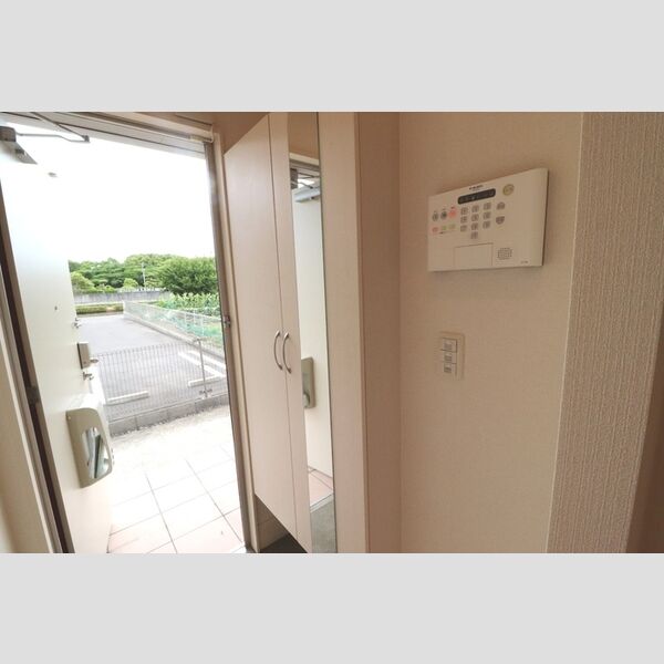 玄関 (201 玄関)