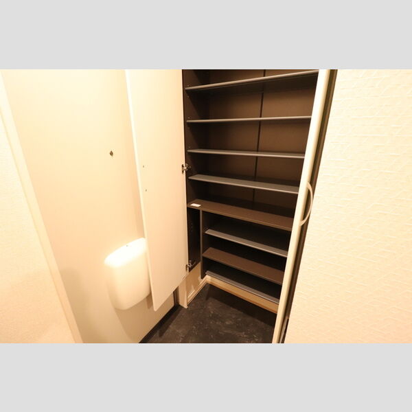 玄関 (103　玄関収納)
