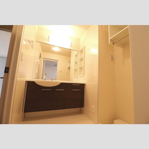 洗面所 (202　洗面所)